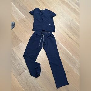 Women’s figs scrub set